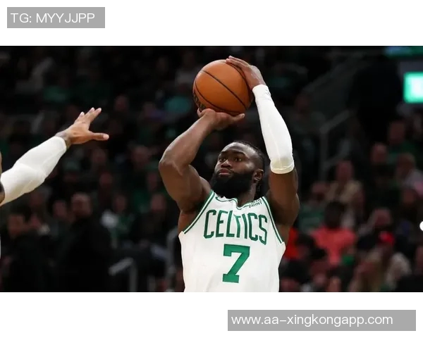 杰伦布朗生涯最佳赛季连续8场30分表现距离队史纪录仅差一场 杰伦布朗生涯最佳赛季连续8场30分表现距离队史纪录仅差一场