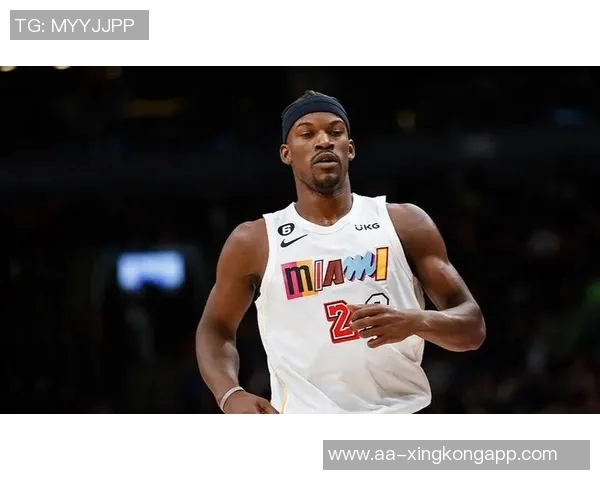 巴特勒复出表现抢眼10投5中贡献19分8篮板6助攻2抢断