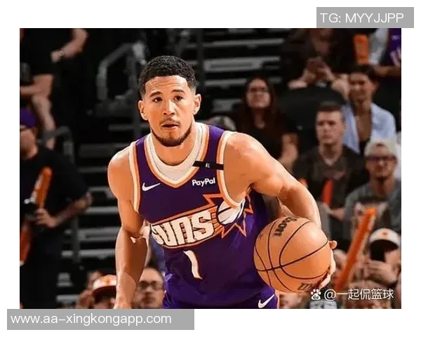 布克半场表现不佳仅得13分4助攻正负值惨淡11球队陷入困境 布克半场表现不佳仅得13分4助攻正负值惨淡11球队陷入困境