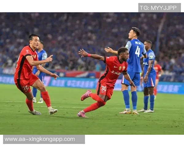 海港三连冠荣耀时刻团结奋进铸就传奇成就辉煌历史